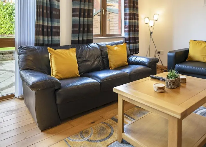 Pass The Keys Lovely 4Br Home W Garden 7 Min From City Centre