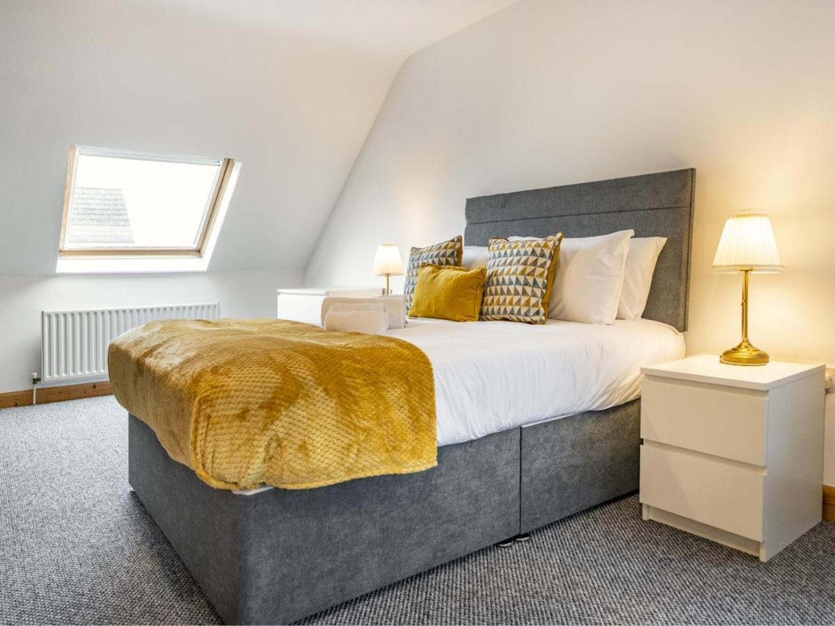 Pass The Keys Lovely 4br W Garden 7 Min From Centre Holiday home *
